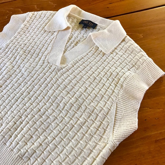 Women’s Knit Cream Sweater Vest - Collared - Boxy - Size Small - Picture 2 of 7